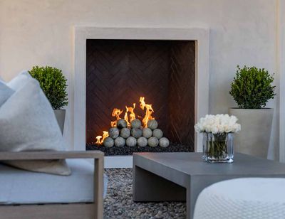 Grand Canyon: Indoor/Outdoor Glass Burner - Millivolt & Remote System - NG 30in